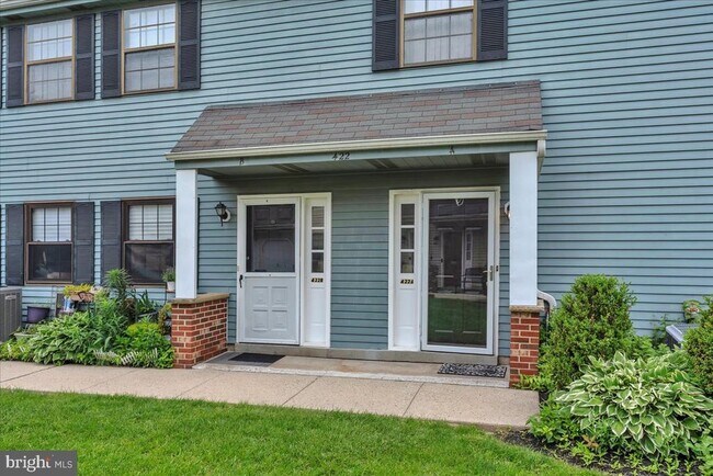 Building Photo - 422B Willow Turn