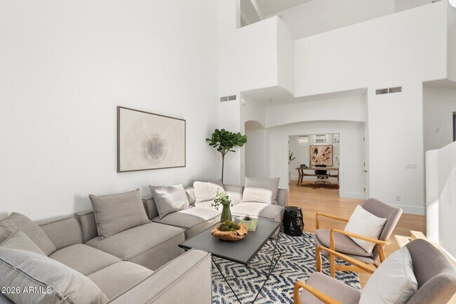 Building Photo - 7471 E Sunnyvale Dr