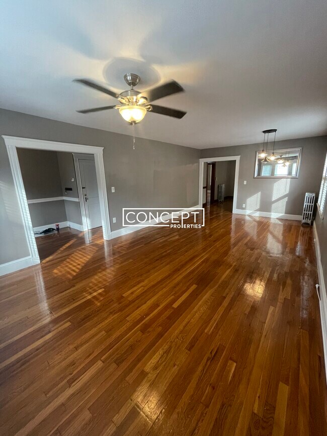 Building Photo - 8 Mill St