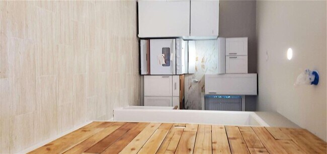 Building Photo - 1125 West Ave