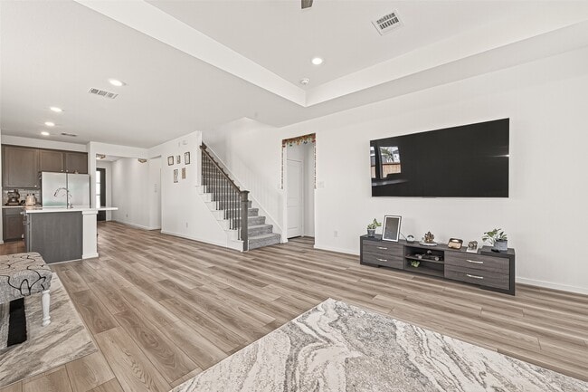 Building Photo - 9747 Pettus Crk Dr