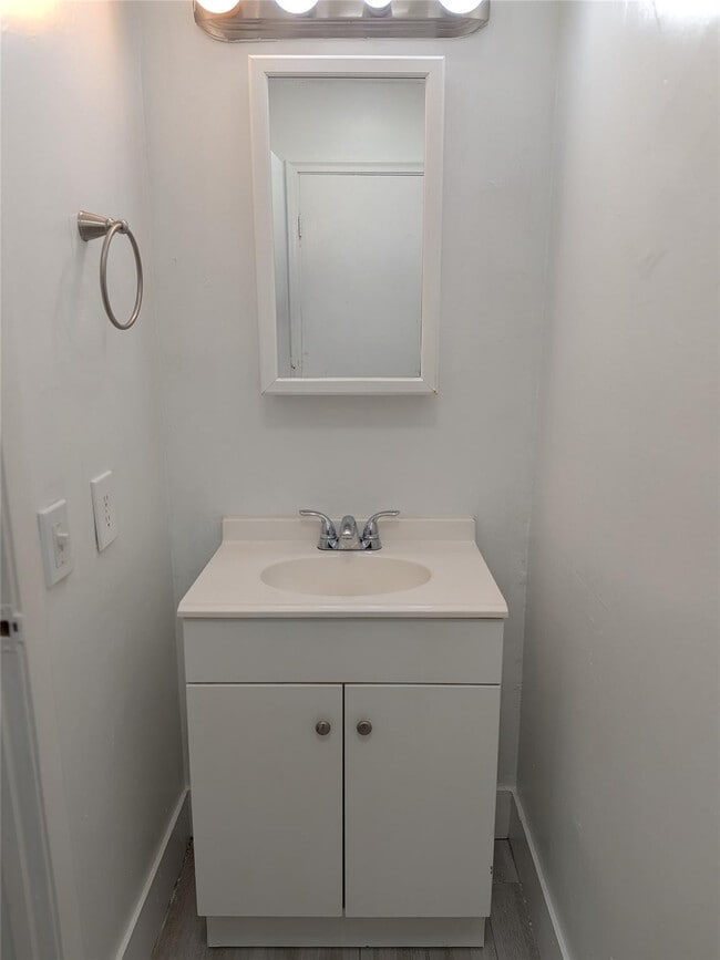 Building Photo - 2456 NW 52nd Ave