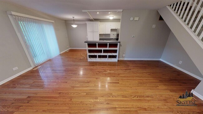 Building Photo - 240 Chippewa Court Unit B