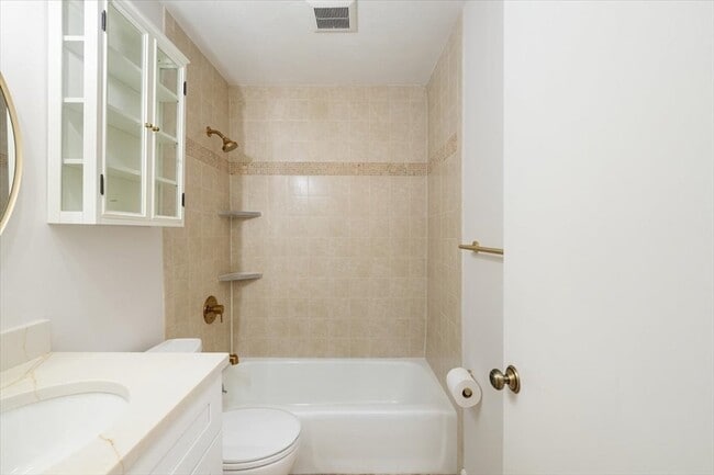 Building Photo - 176 Swanson Rd