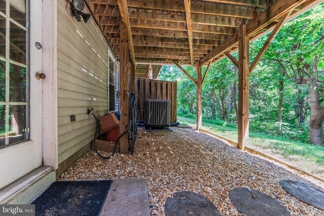 Building Photo - 619 Coral Reef Dr