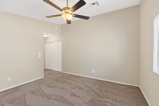 Building Photo - 6098 S Place Du Lis