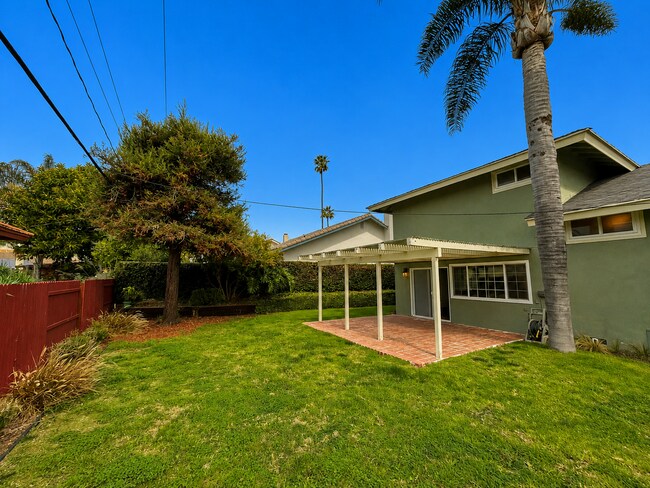 Building Photo - Spacious Corner Lot Home in Desirable Ventura Neighborhood!