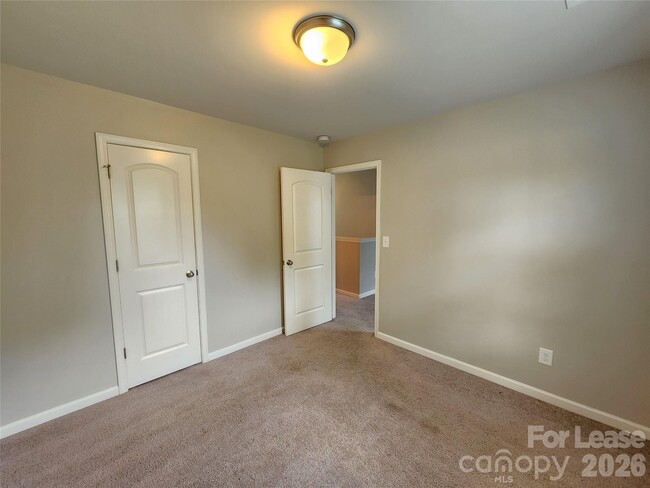 Building Photo - 1127 Oswald T Dr