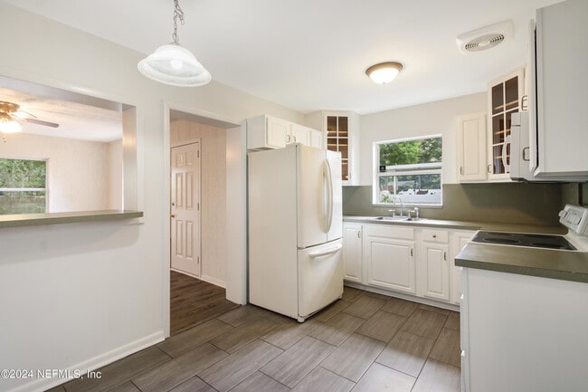 Building Photo - 6418 Terry Parker Dr N