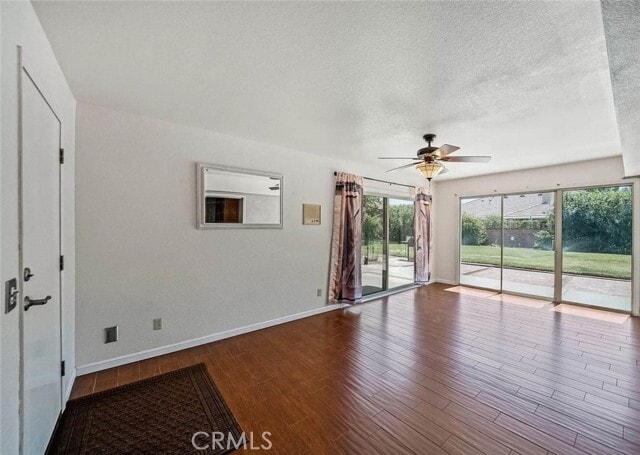 Building Photo - 39812 Golfers Dr