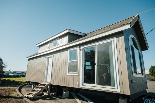 Building Photo - 7954 Birch Bay Dr