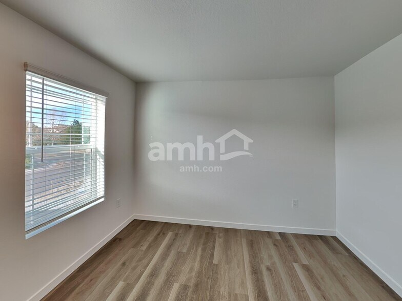 Building Photo - 26136 E Calhoun Pl