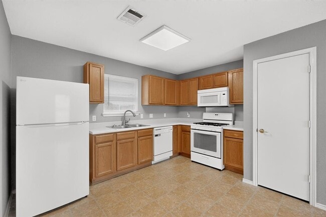 Building Photo - 13528 Briarcreek Loop