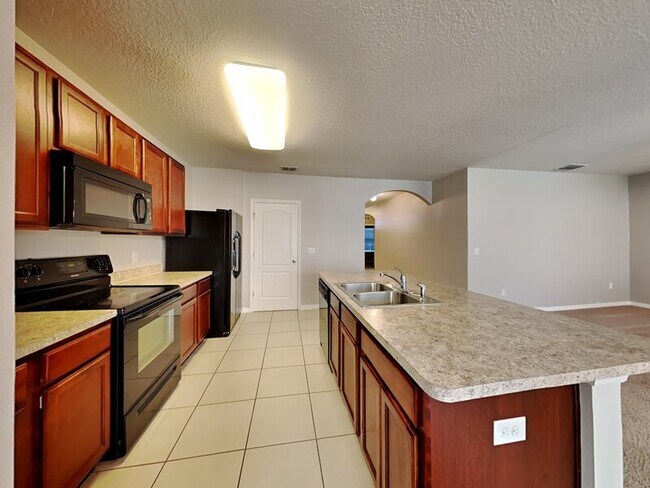 Building Photo - 4140 Sophia Blvd