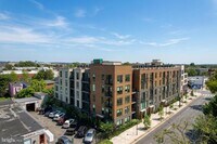 Building Photo - 701 N Henry St