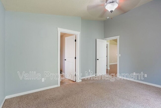 Building Photo - 2387 Equestrian Loop S