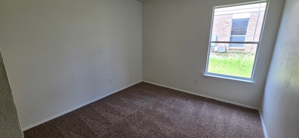 Building Photo - 6206 Taree Loop