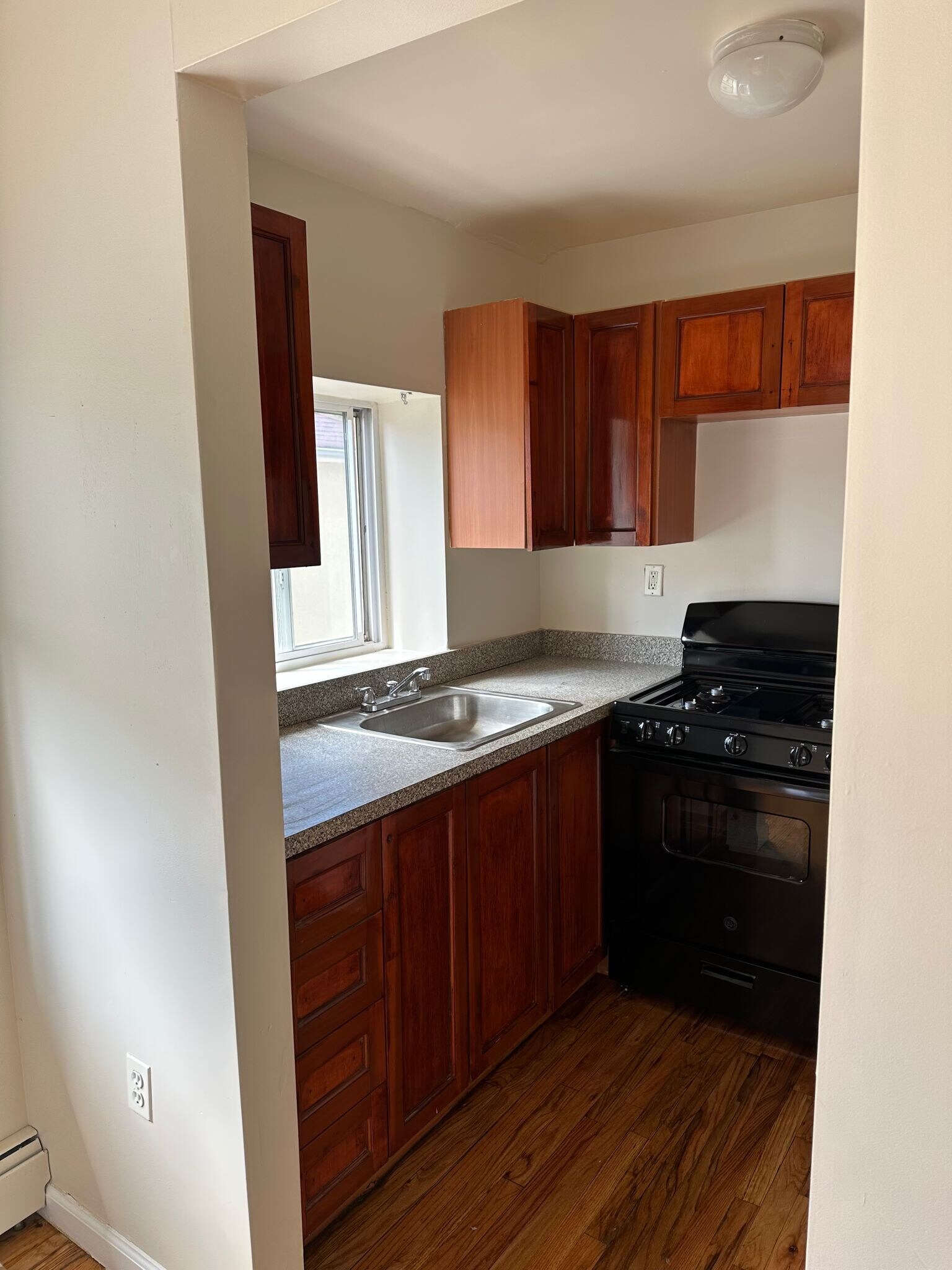 Building Photo - 2861 Grace Ave