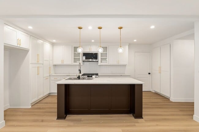 Building Photo - 7414 Janak Dr