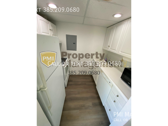 Building Photo - 384 E 1500 S