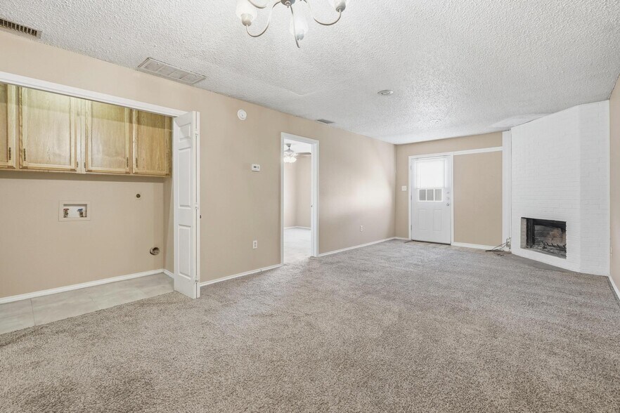 Building Photo - 246 Washington Blvd