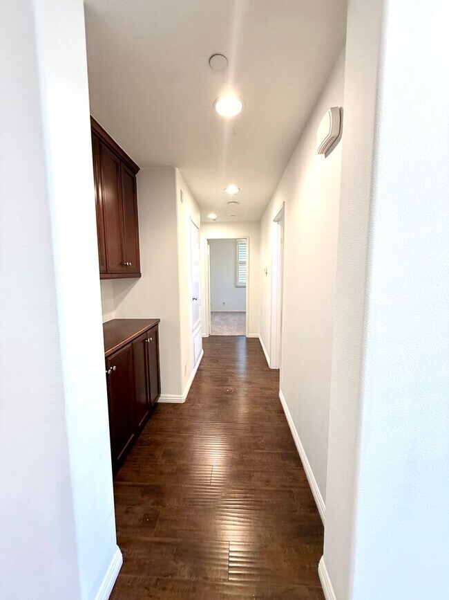 Building Photo - Spacious 3 bedroom Condo  in Portola Springs !