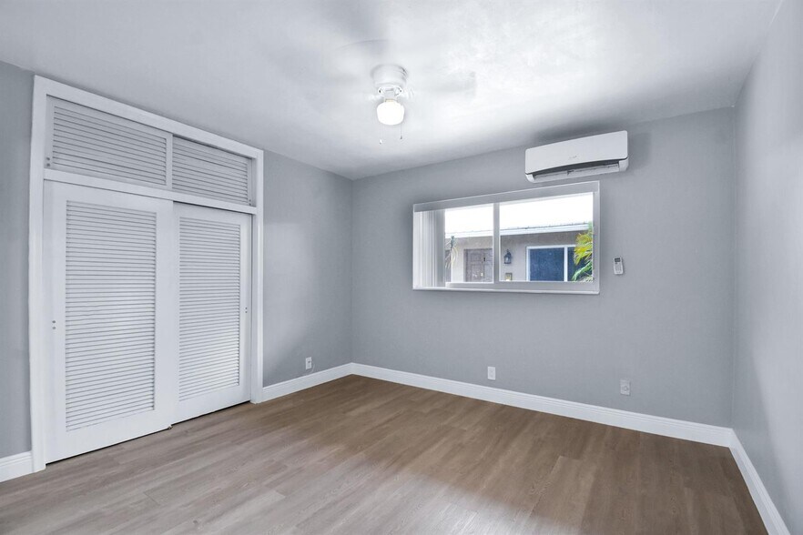 Building Photo - 4751 NE 21st Ter