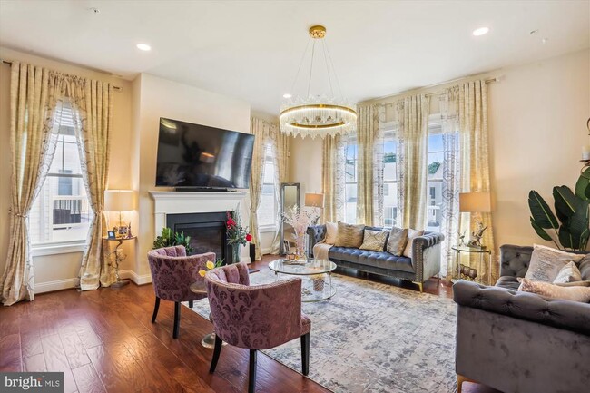Building Photo - 14025 Godwit St
