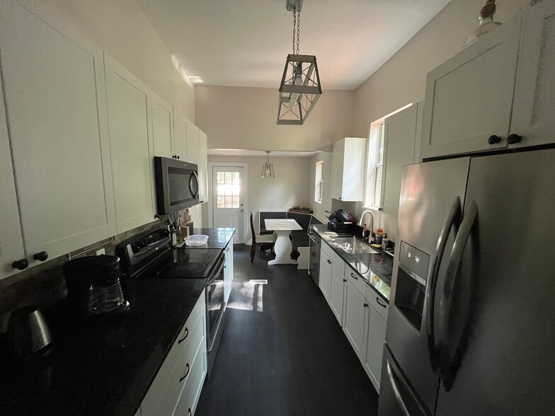 Building Photo - 206 Ridge Rd
