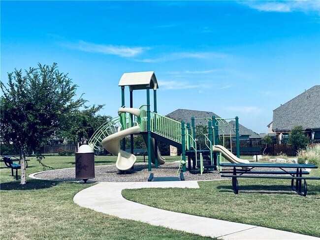 Building Photo - 1009 Sundrops St
