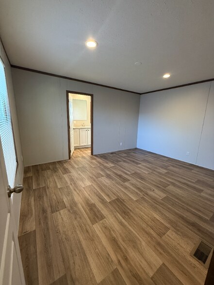 Building Photo - 124 Pruitt St