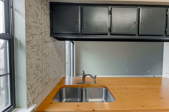 Building Photo - 2115 Elder St