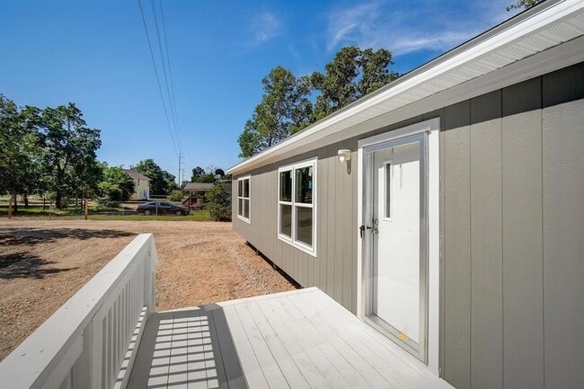 Primary Photo - 146 Shadow Oak Dr