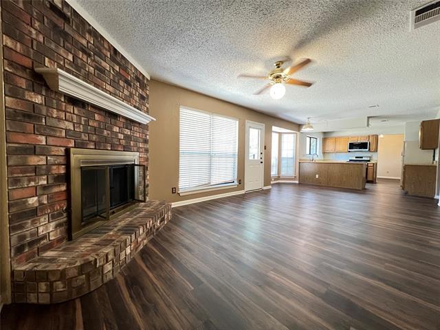 Building Photo - 2019 Longmeadow Ct