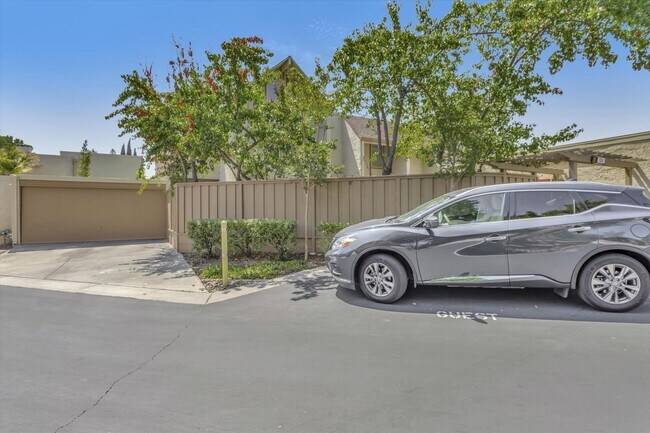 Building Photo - Sunnyvale Gem with Sleek Finishes & Though...