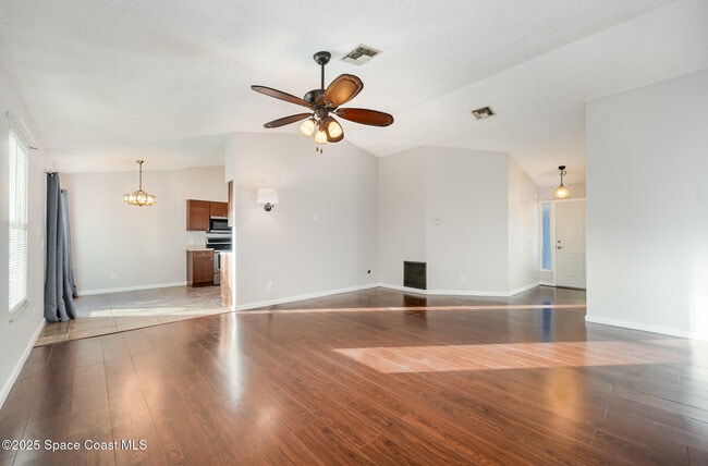 Building Photo - 511 Biscayne Ln