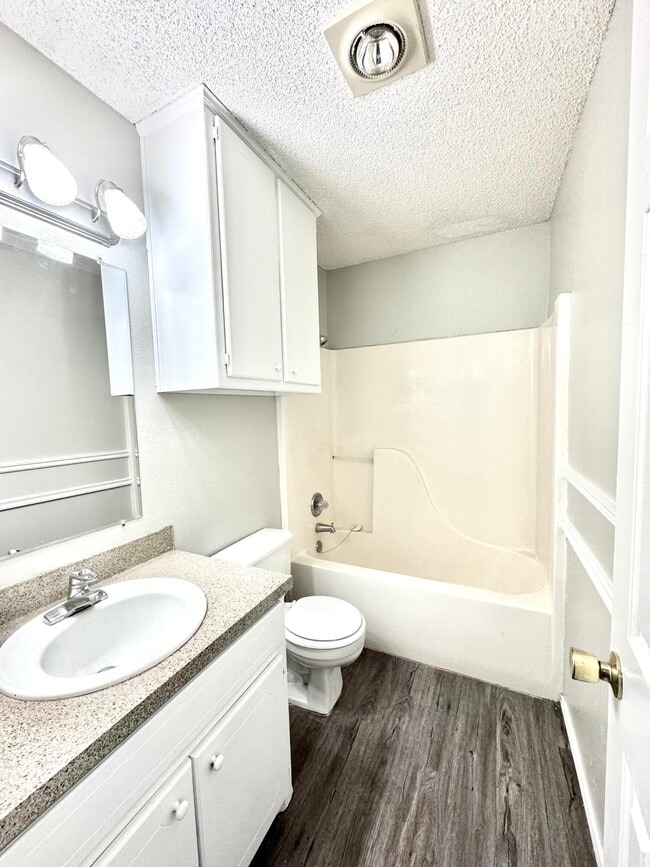 Building Photo - 1003 Juneau Ave