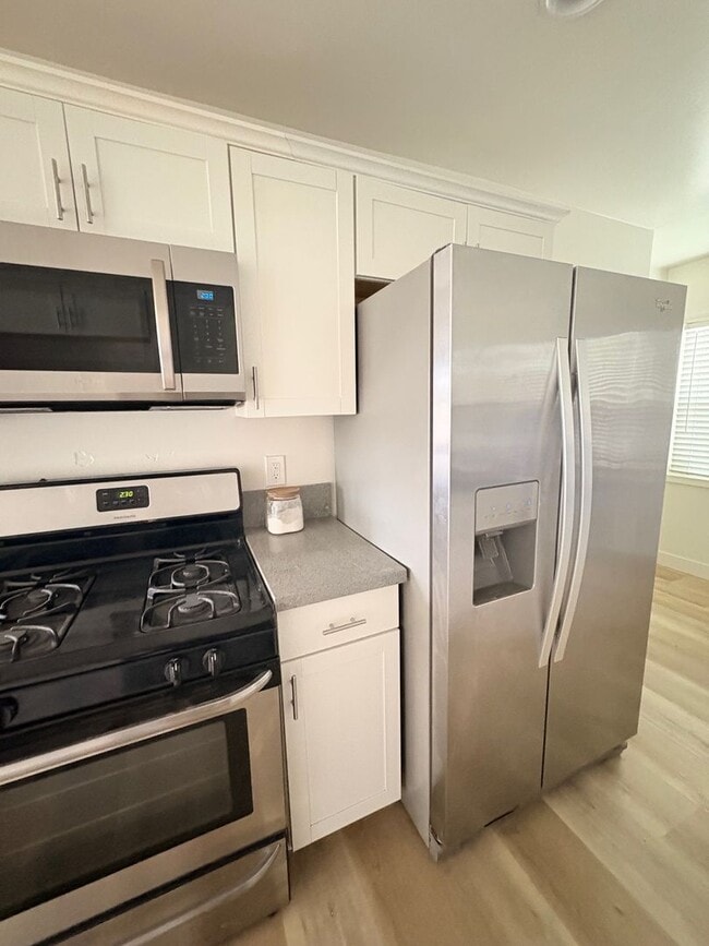 Building Photo - 4 Bedroom 2 Bath House For Rent in City He...