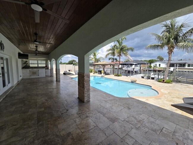 Building Photo - 3927 E Eden Roc Cir