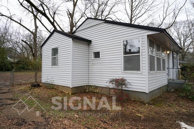 Building Photo - 712 Robison Dr