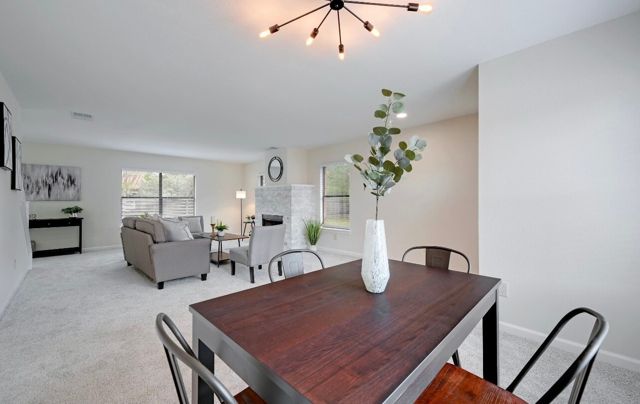 Building Photo - 2230 Juniper Hl