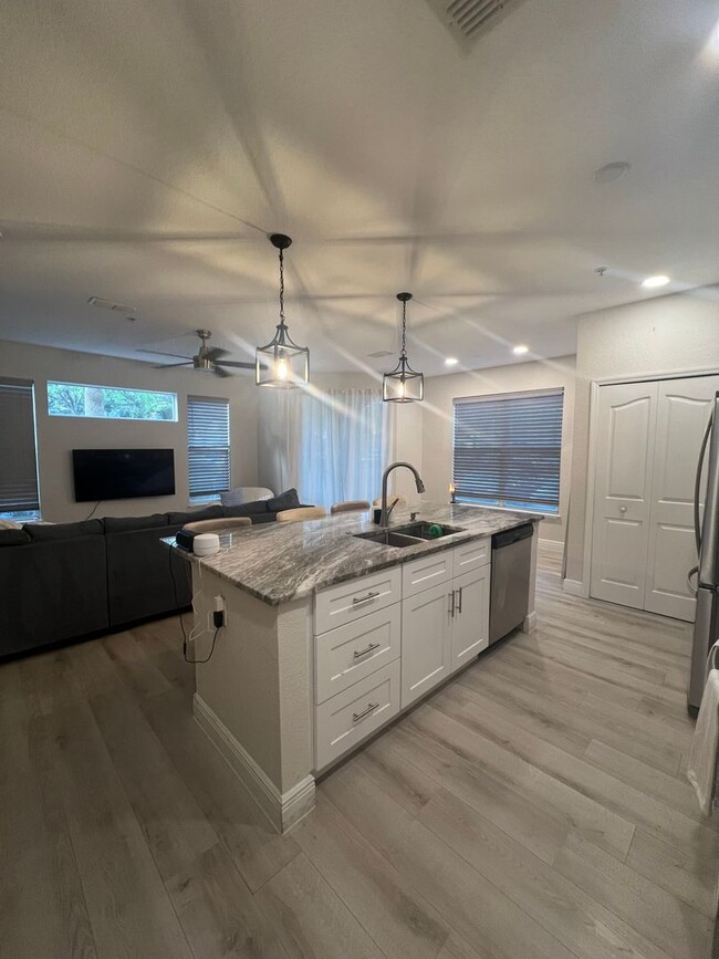 Building Photo - 1 Bedroom Condo in Orlando