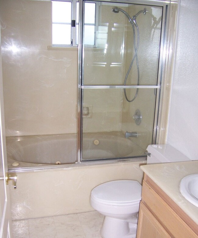 Building Photo - Fabulous in Coronado!