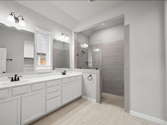 Building Photo - 311 Fanpalm Ct