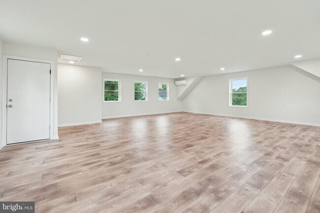 Building Photo - 13204 Lantern Hollow Dr