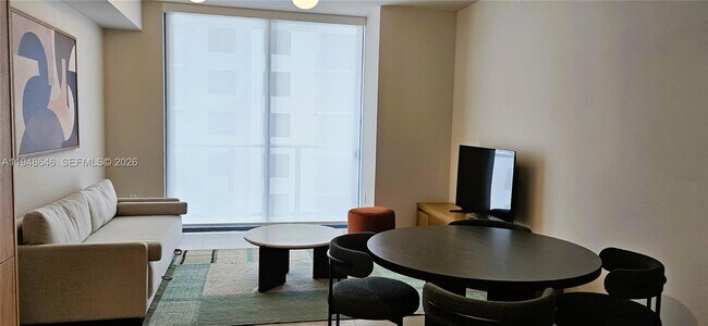 Building Photo - 11 NE 6th St