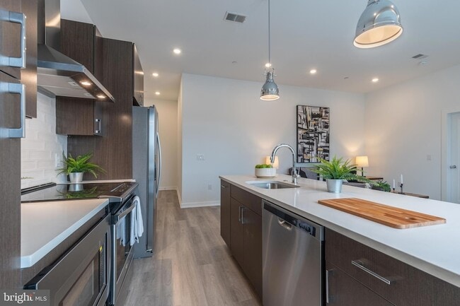 Building Photo - 710 N 16th St