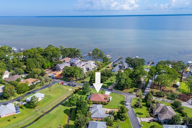 Building Photo - 437 S Shore Dr