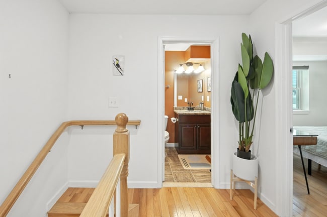 Building Photo - 1340 W St NE