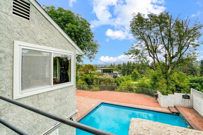 Building Photo - FALL IN LOVE with a Woodland Hills View